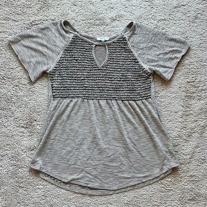 Beautifully detailed top with keyhole